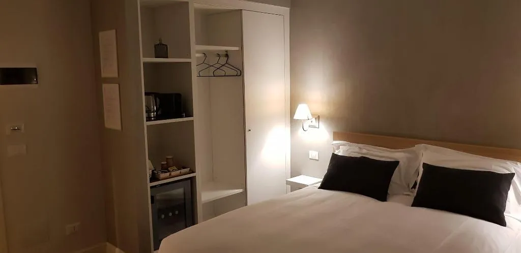 Room, Bed Milano Linate, Milan