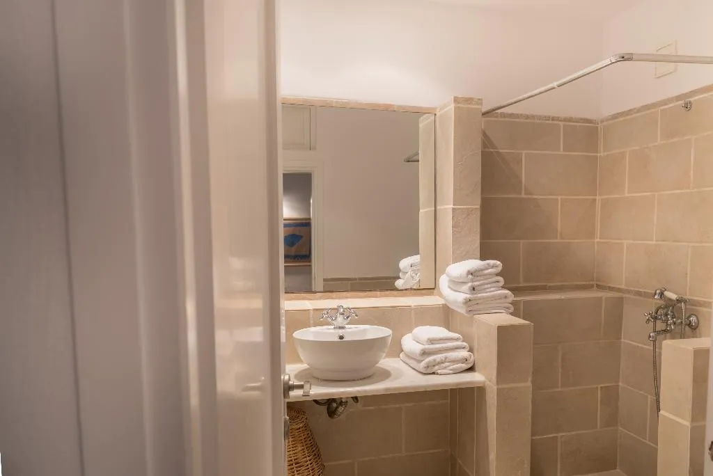 VILLA GRAND Room, Skiathos Holidays Hotel, Skiathos