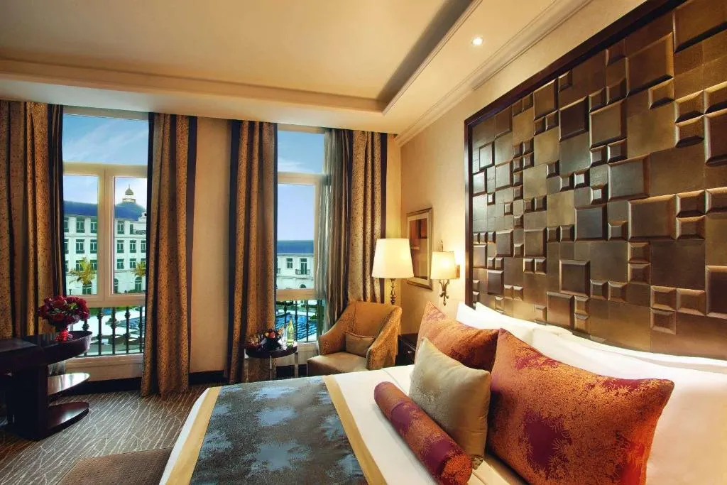 Room DELUXE Room, Kempinski Palace Cairo, Cairo
