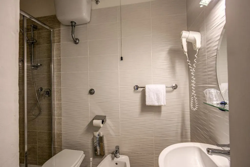 SINGLE STANDARD Room, Basilea, Florence