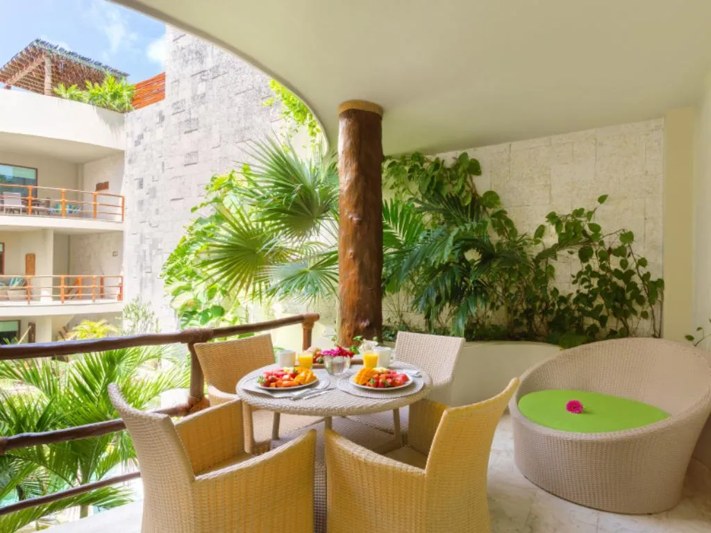 Terrace, Maya Villa Condo Hotel, Playa Del Carmen