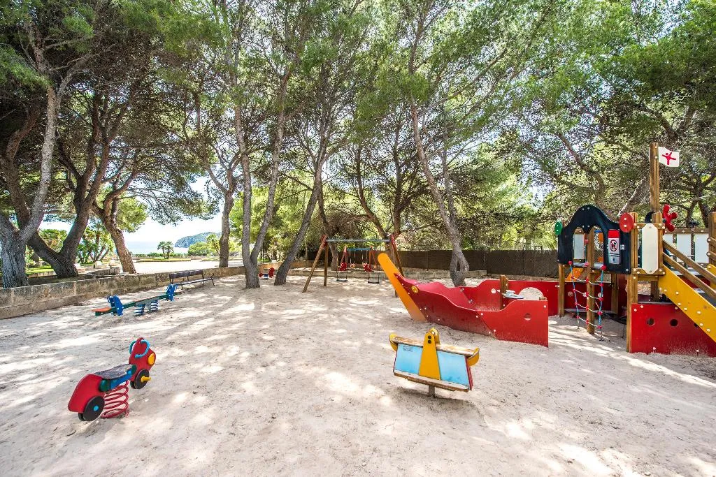 Sports and Entertainment, Flip Flop Surfing Playa Apartments, Majorca