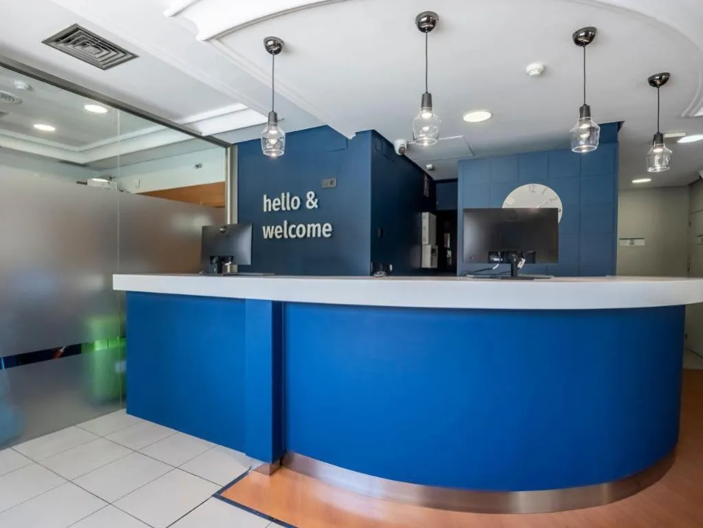 Lobby, Travelodge Alicante Puerto, Costa Blanca