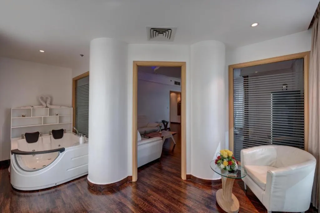 SUITE GRAND Room, Sunday Mega Hotel Sheikh Zayed Road Near DIFC, Dubai