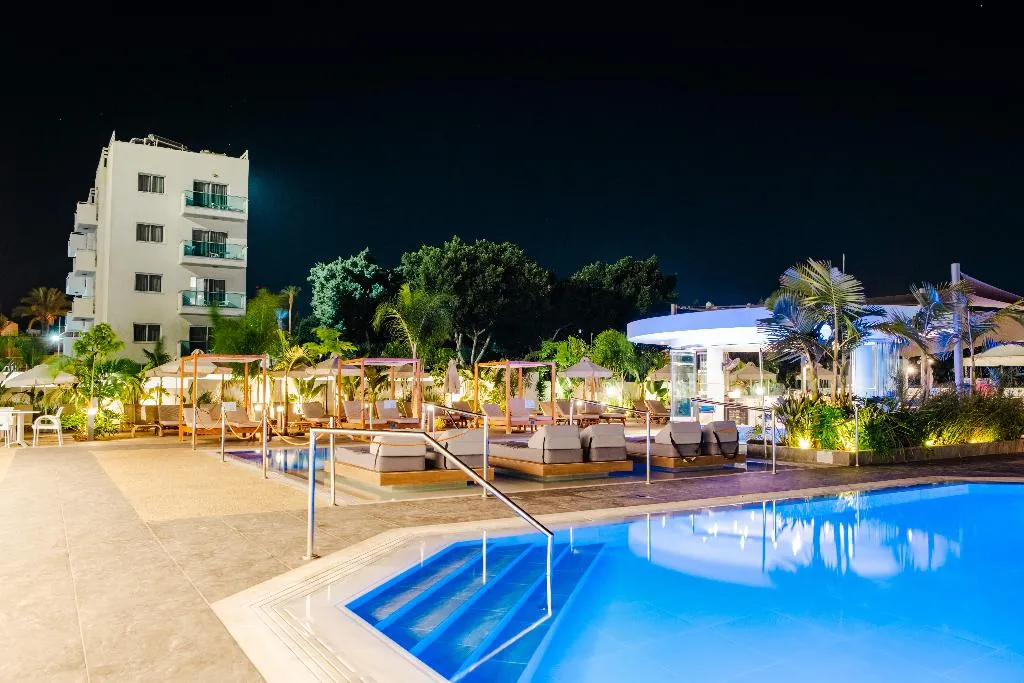 Pool, Kapetanios Bay Hotel Protaras, Cyprus