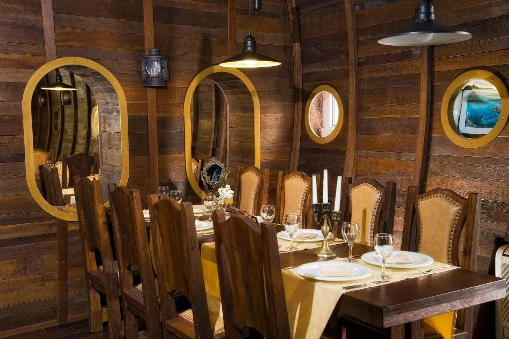 Restaurant, Plaza Omis, Split