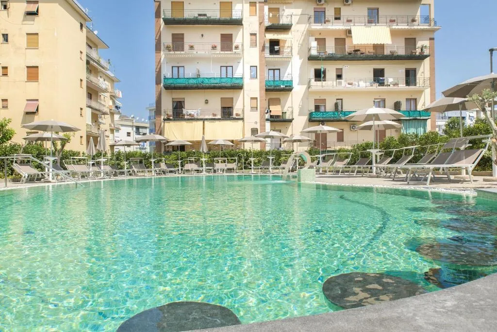 Terrace, Leone, Naples