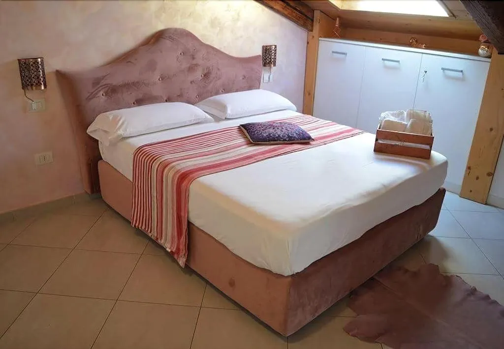 Room, B&B La Mansarda, Naples
