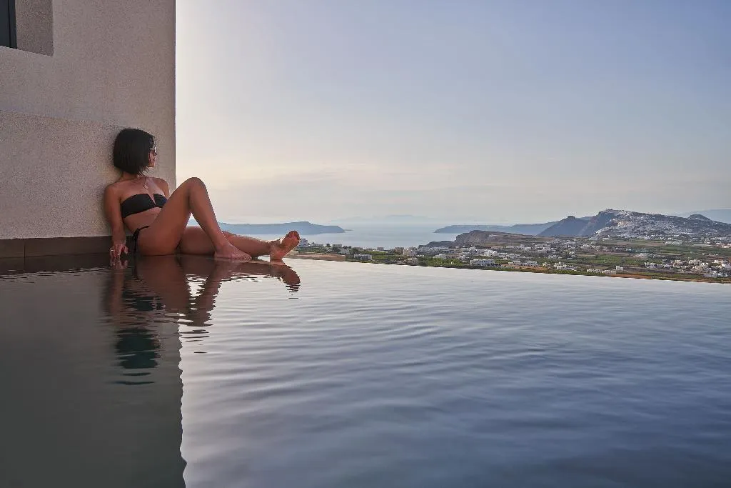VILLA TWO BEDROOMS WITH PRIVATE POOL Room, Apikia Santorini, Santorini