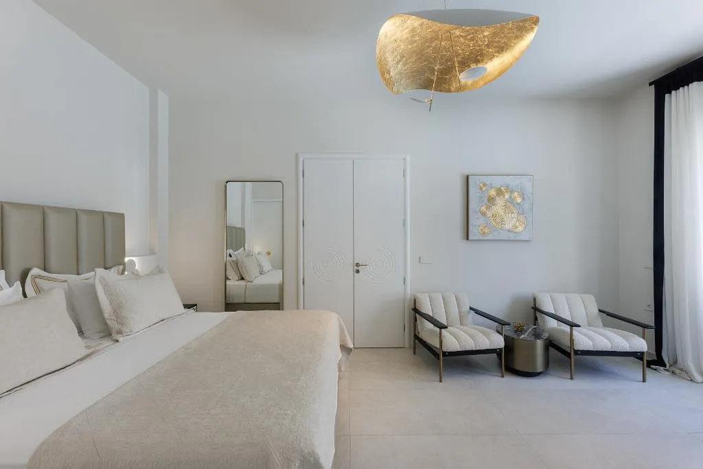 Double or Twin ONE BEDROOM ONE BATHROOM Room, La Madeleine Oia, Santorini