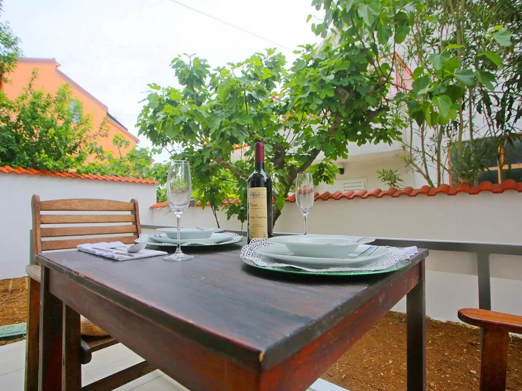APARTMENT CAPACITY 4 Room, Apartments Lili, Zadar