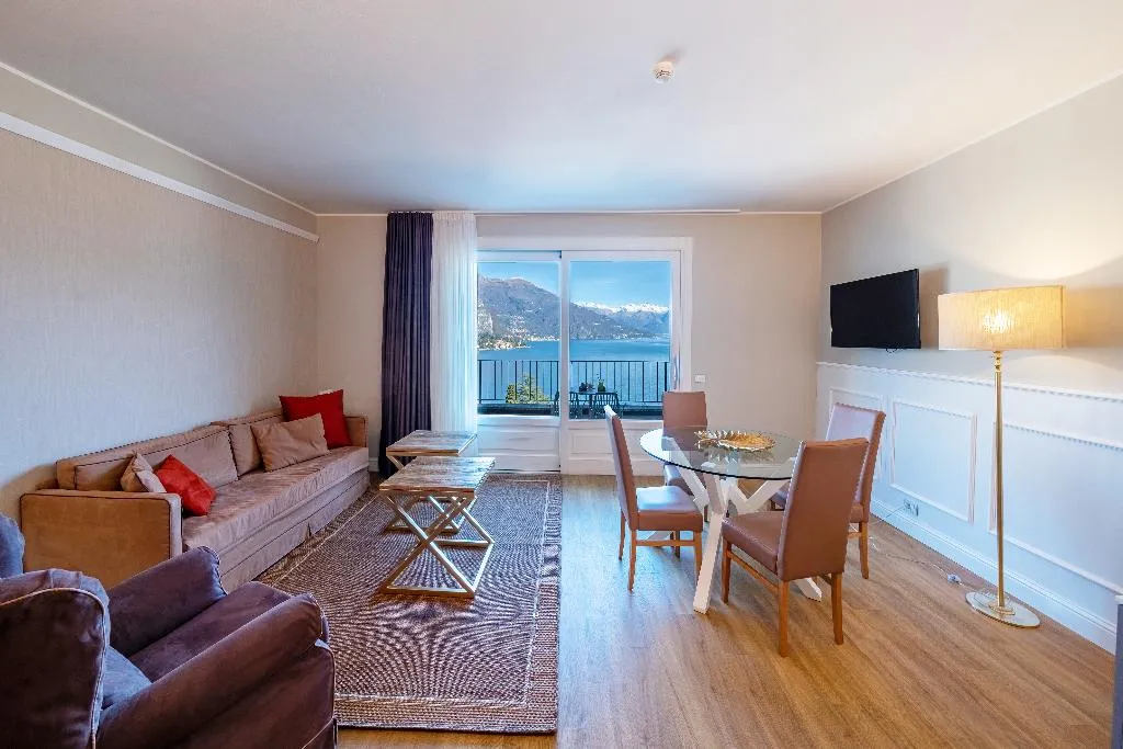 SUITE SUPERIOR LAKE VIEW Room, Hotel Borgo Le Terrazze, Milan