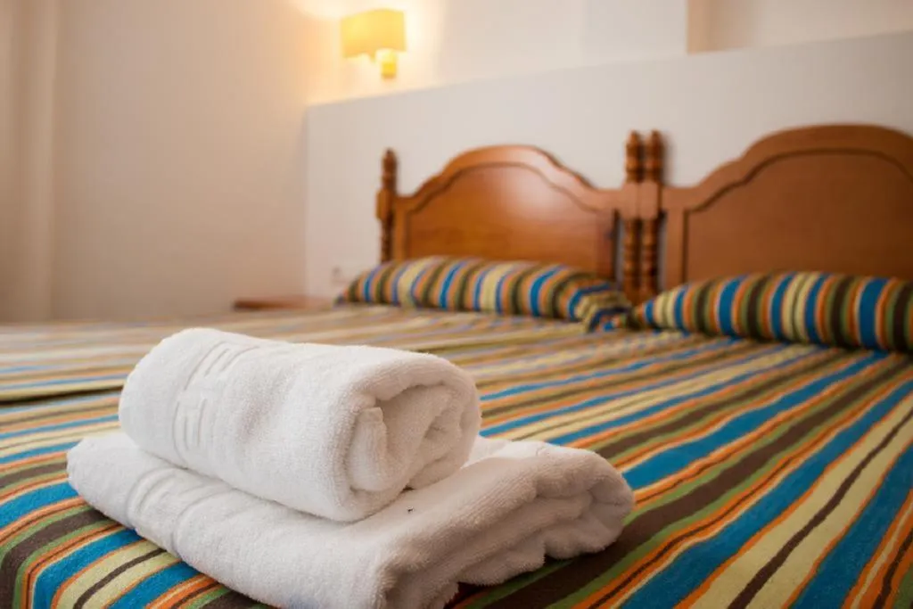 APARTMENT CAPACITY 6 TWO BEDROOMS Room, Comte d'Empuries, Costa Brava