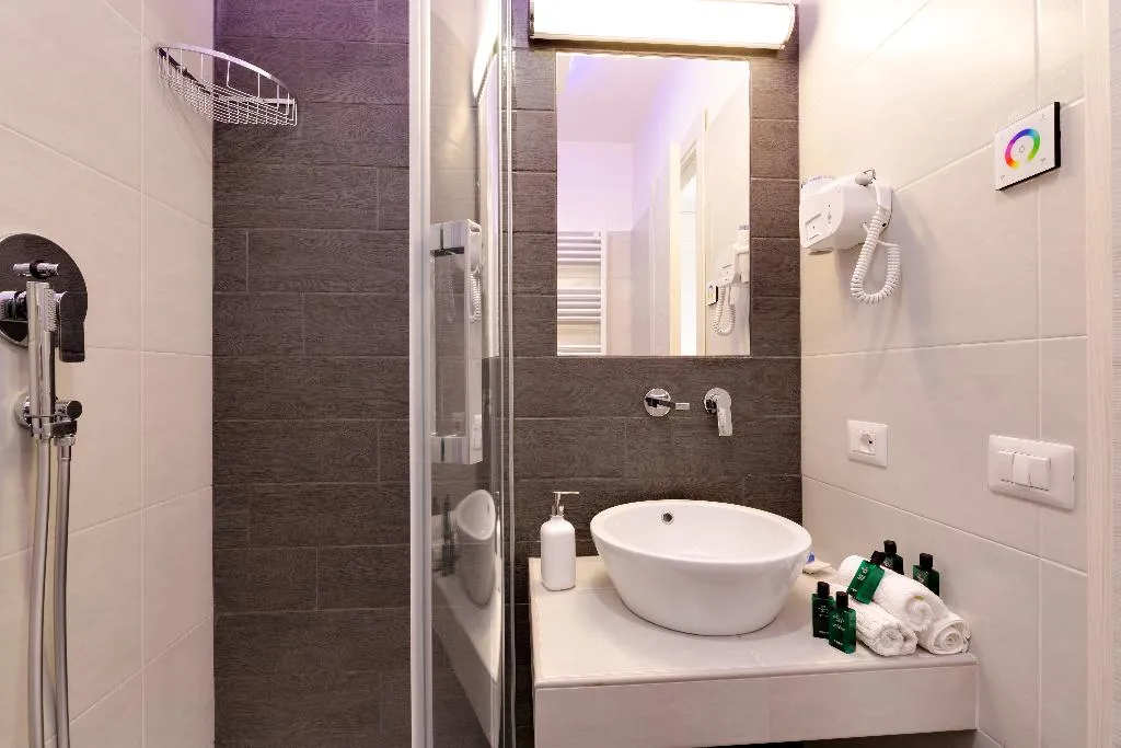 JUNIOR SUITE CAPACITY 4 Room, Dolce Luxury Rooms, Rome