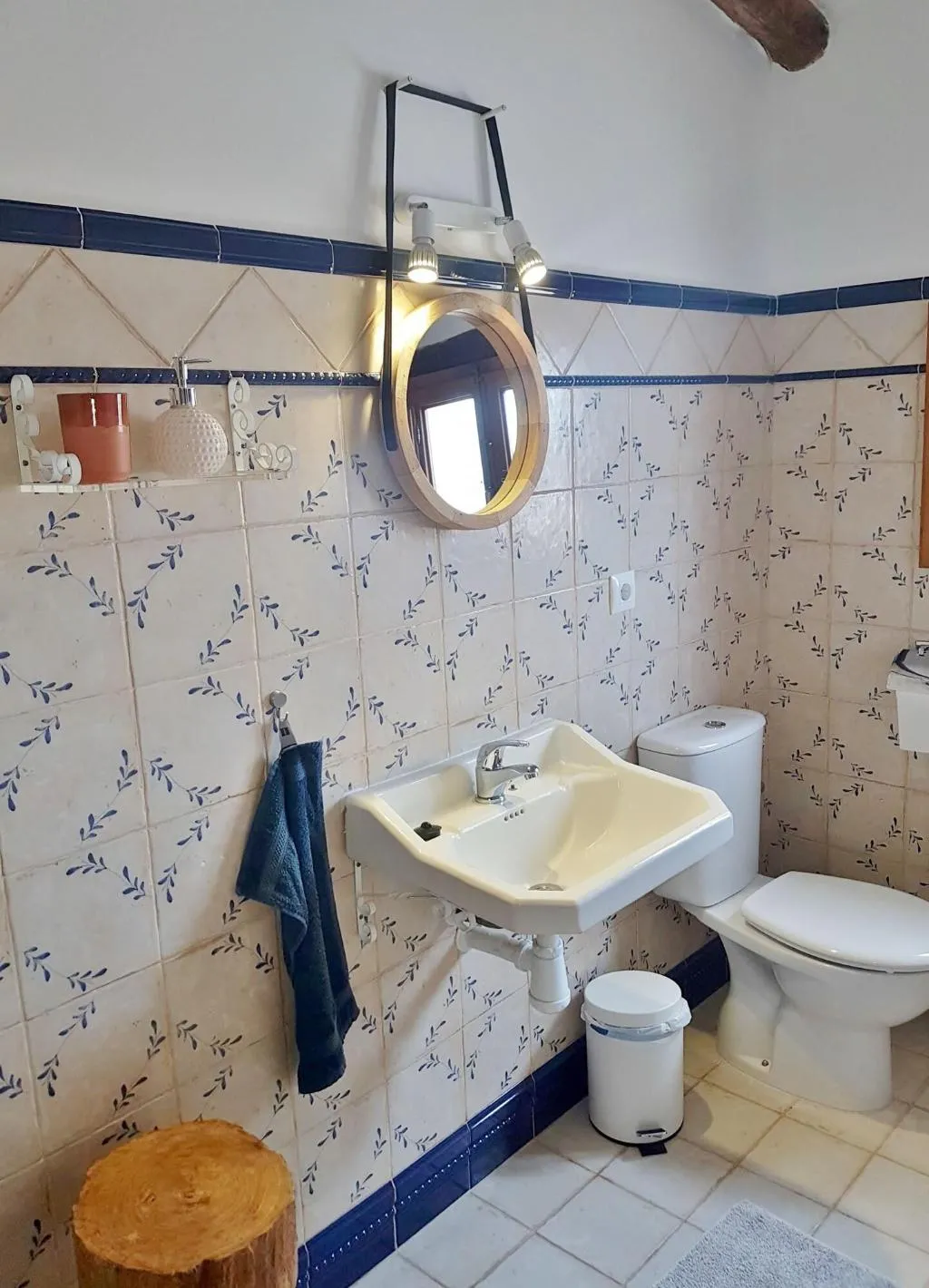 Room, Benali, Valencia