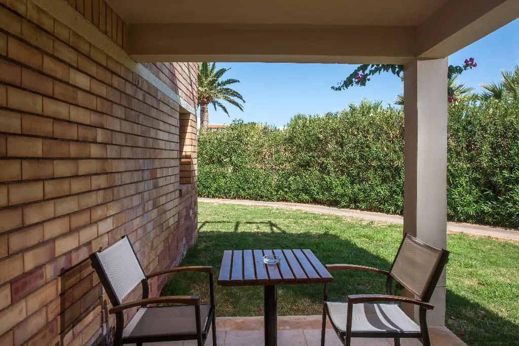 FAMILY ROOM GARDEN VIEW TWO BEDROOMS Room, Bella Beach, Crete