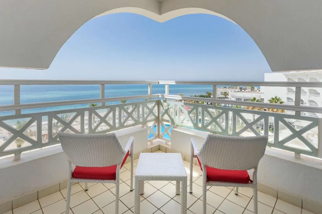 FAMILY ROOM TWO BEDS Room, Radisson Blu Resort & Thalasso Hammamet, Tunisia