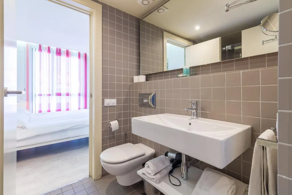 Room, The Urban Suites.Com, Barcelona