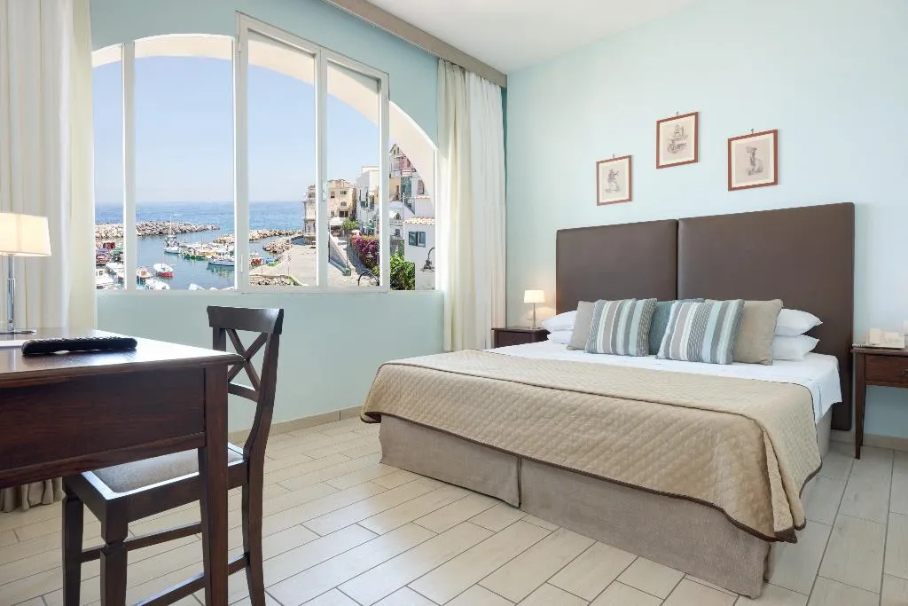 FAMILY ROOM DELUXE Room, Sea Breeze Residence, Naples
