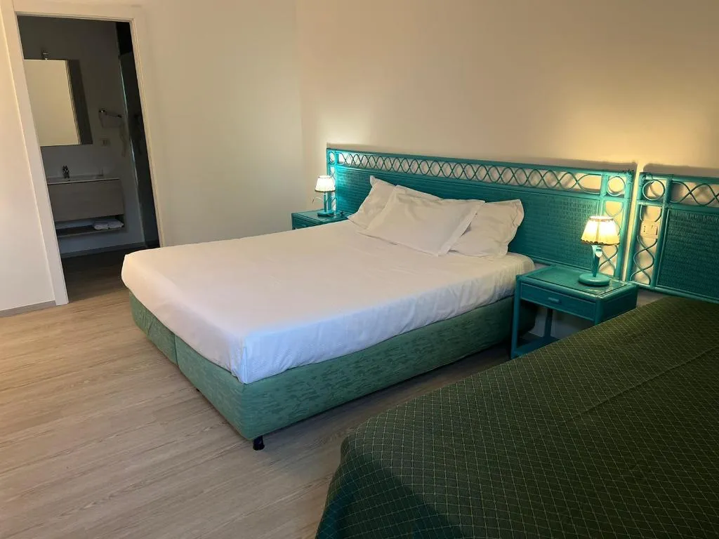 TRIPLE GARDEN VIEW Room, Hotel Baia Delle Sirene, Taormina