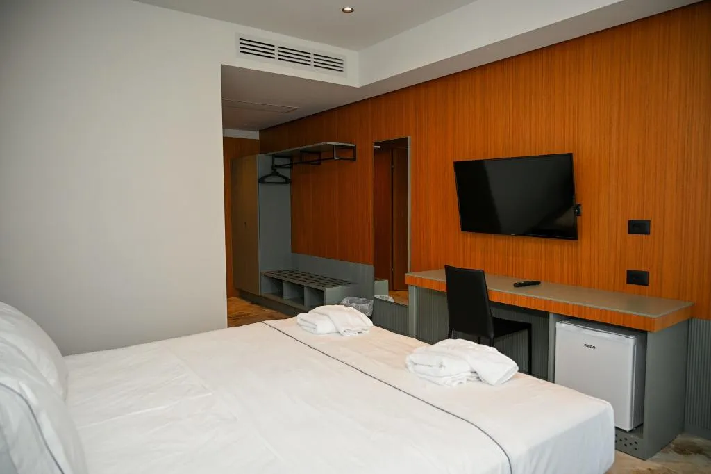 Room TWO KING BEDS Room, Adria Palace Hotel, Durres