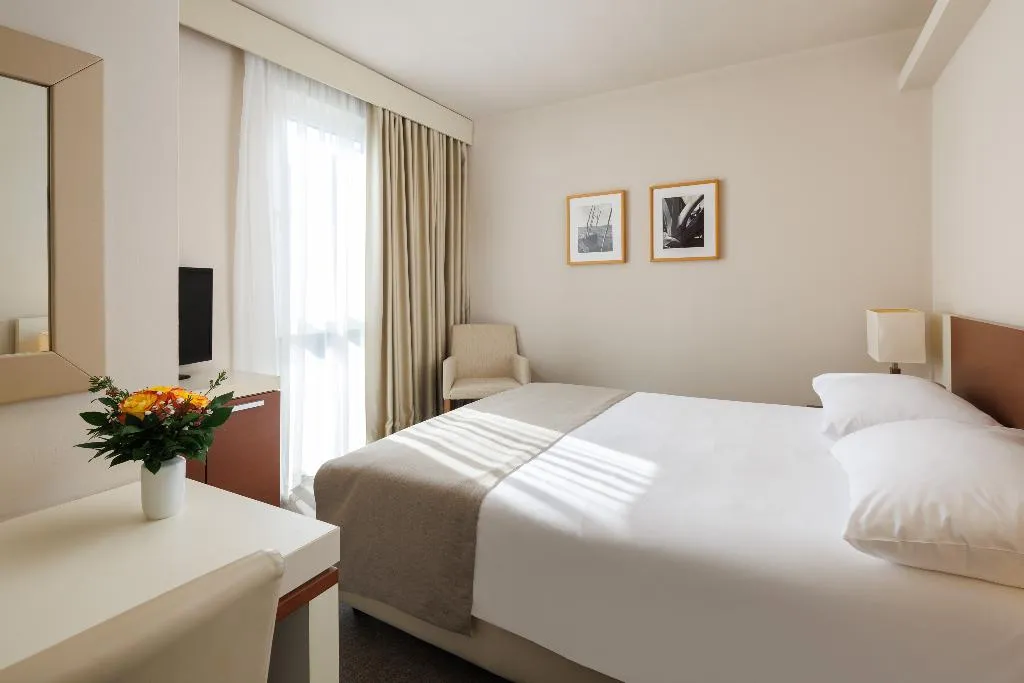 DOUBLE STANDARD Room, Hotel Albatros Plava Laguna, Istria