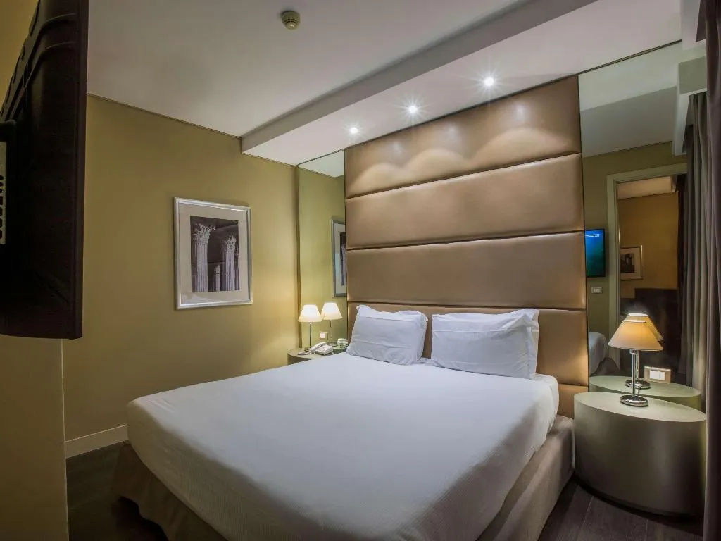 Room, Mercure Roma Centro St. John, Naples
