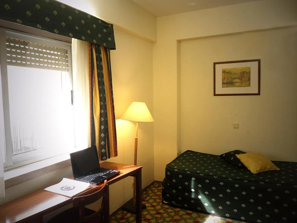 TRIPLE STANDARD Room, Jorge V, Lisbon