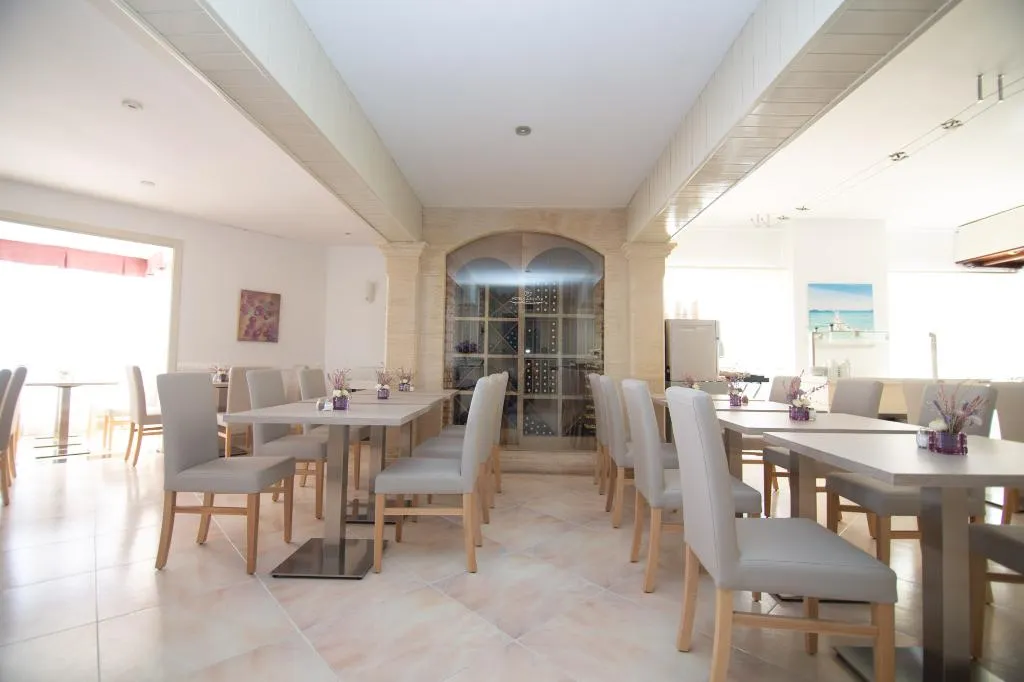 Restaurant, Club S'Illot, Majorca