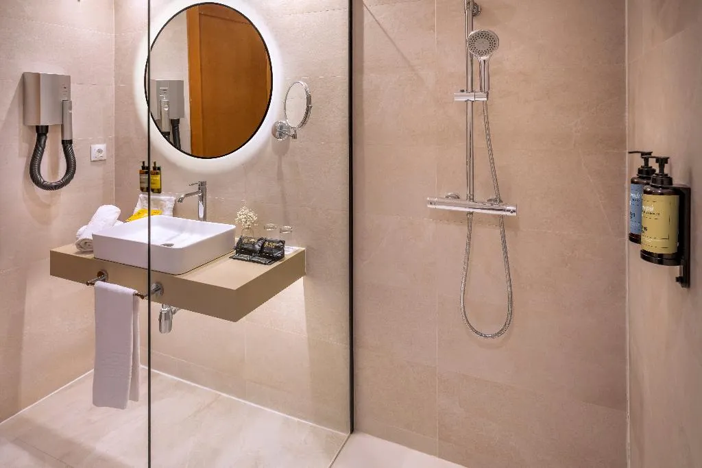 Double or Twin DELUXE Room, Serhs Rivoli Rambla, Barcelona