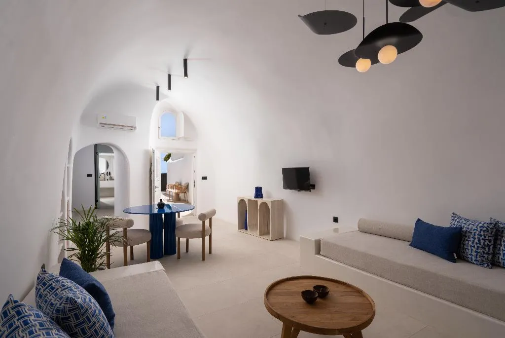 SUITE SEA VIEW WITH PRIVATE POOL Room, You And Me Suites, Santorini