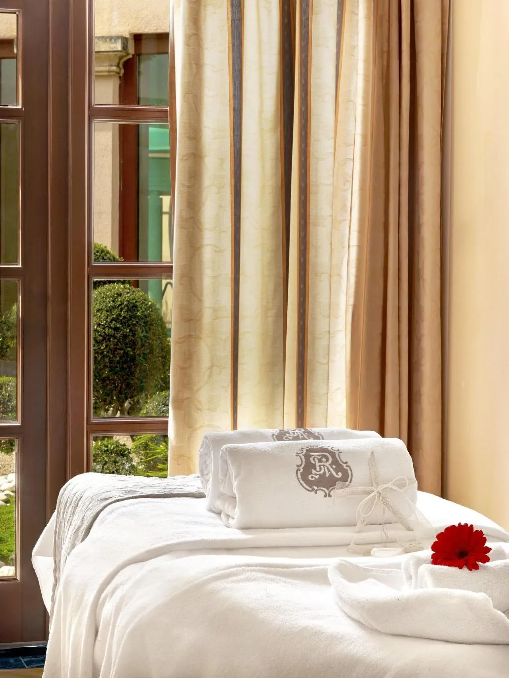 Sports and Entertainment, The St. Regis Mardavall Resort, Majorca