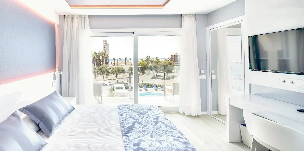 DOUBLE PARTIAL OCEAN VIEW ONE BEDROOM Room, Masd Mediterraneo, Barcelona