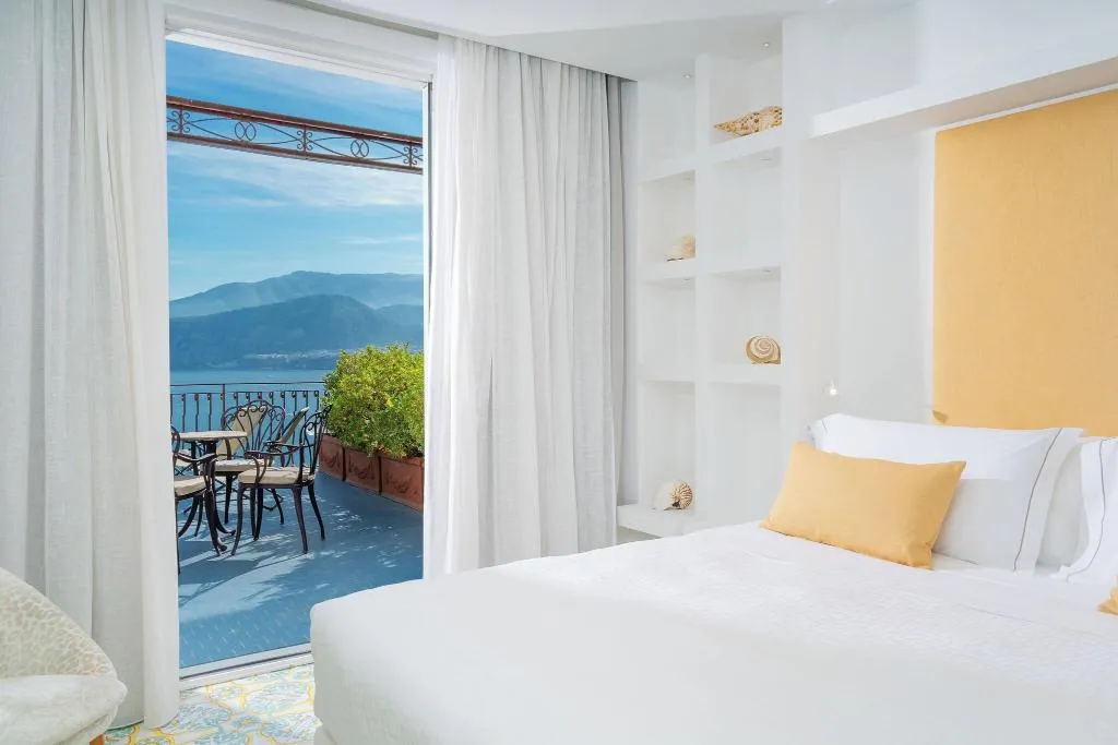 Double or Twin DELUXE SEA VIEW Room, Belair, Naples