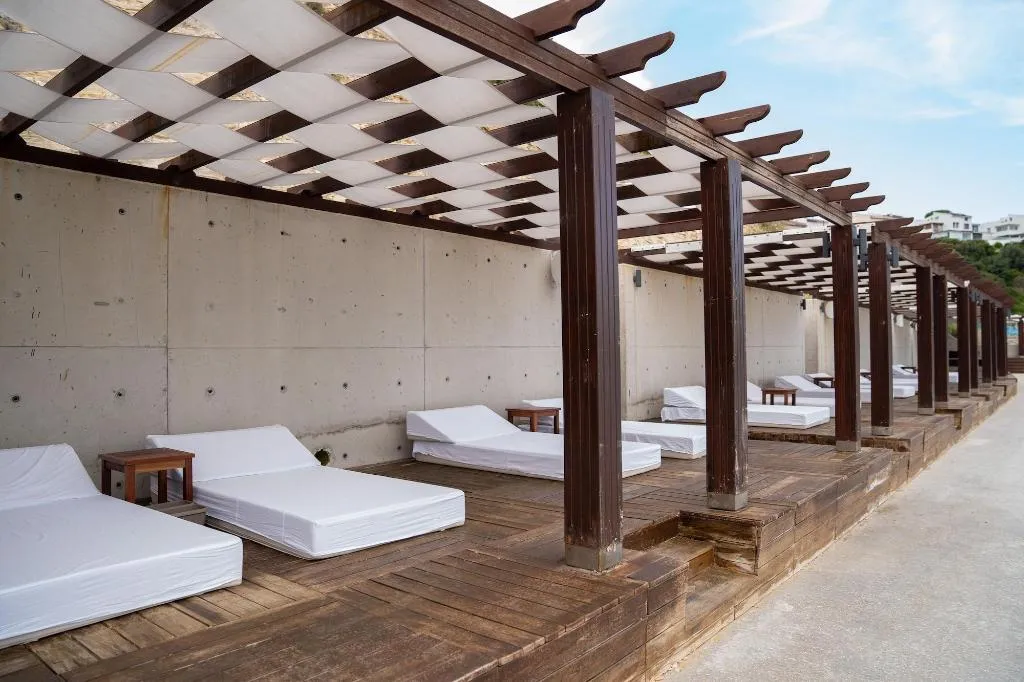Beach, On'Live Hotel, Izmir