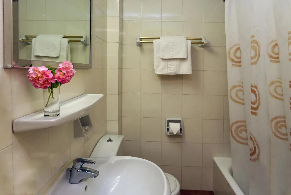 Double or Twin GARDEN VIEW Room, Paradise Hotel Corfu, Corfu