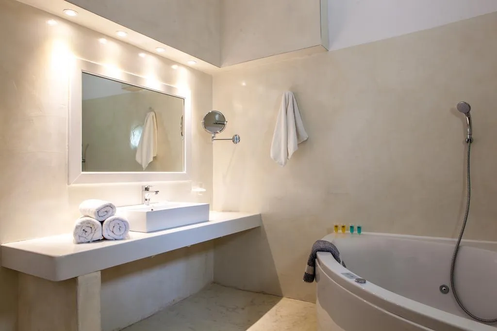 TRIPLE STANDARD Room, Okeanis Beach Hotel, Santorini