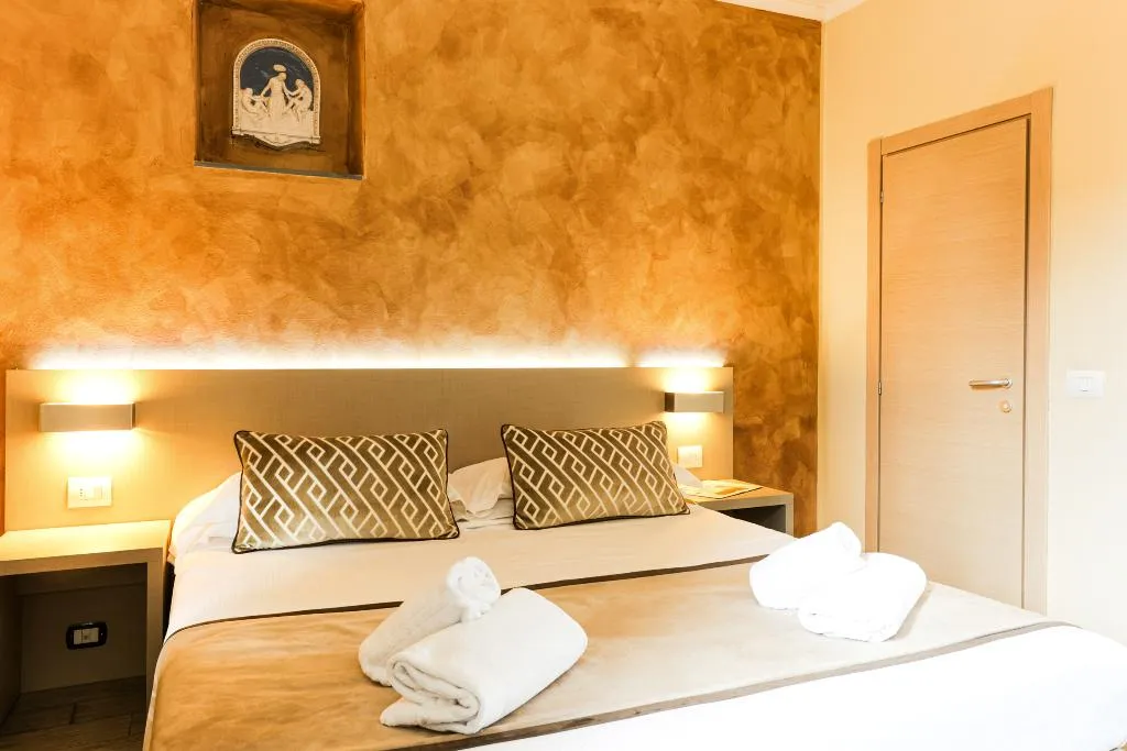 DOUBLE SUPERIOR Room, Albergo Firenze, Florence
