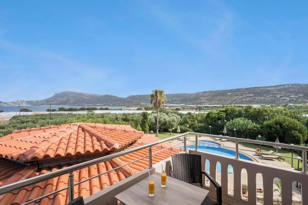 Room, Petritos Rooms And Studios, Crete