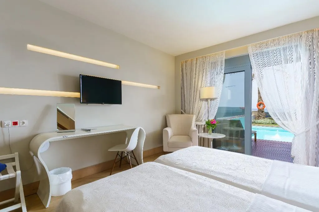 Room WITH PRIVATE POOL Room, Aegean Pearl Hotel, Crete