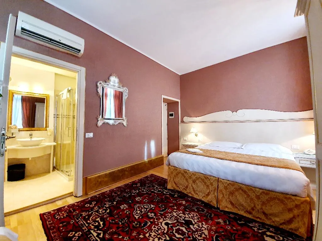 TRIPLE CLASSIC Room, Corte dei Greci, Venice
