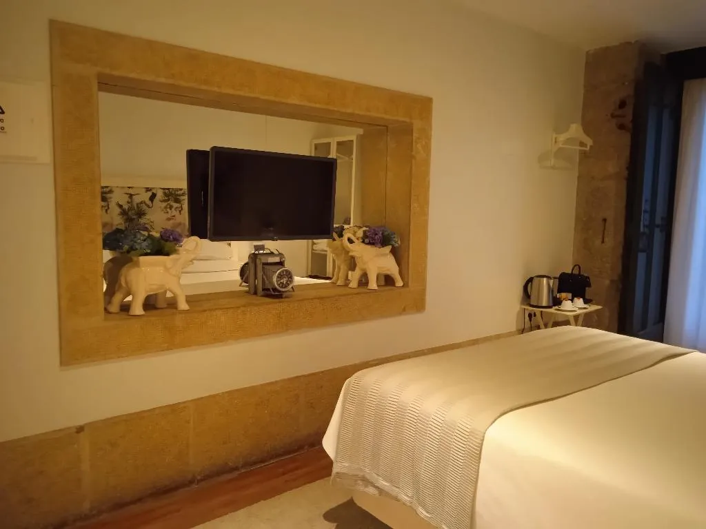 Double or Twin STANDARD Room, Alecrim Ao Chiado, Lisbon