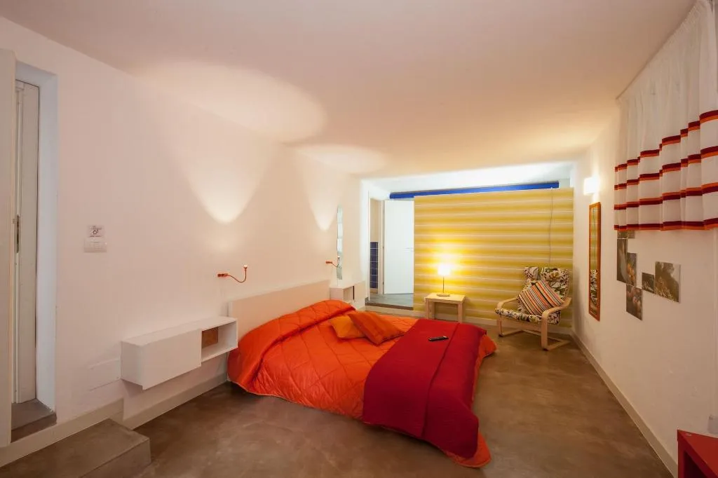 Room, Garibaldi 61, Catania