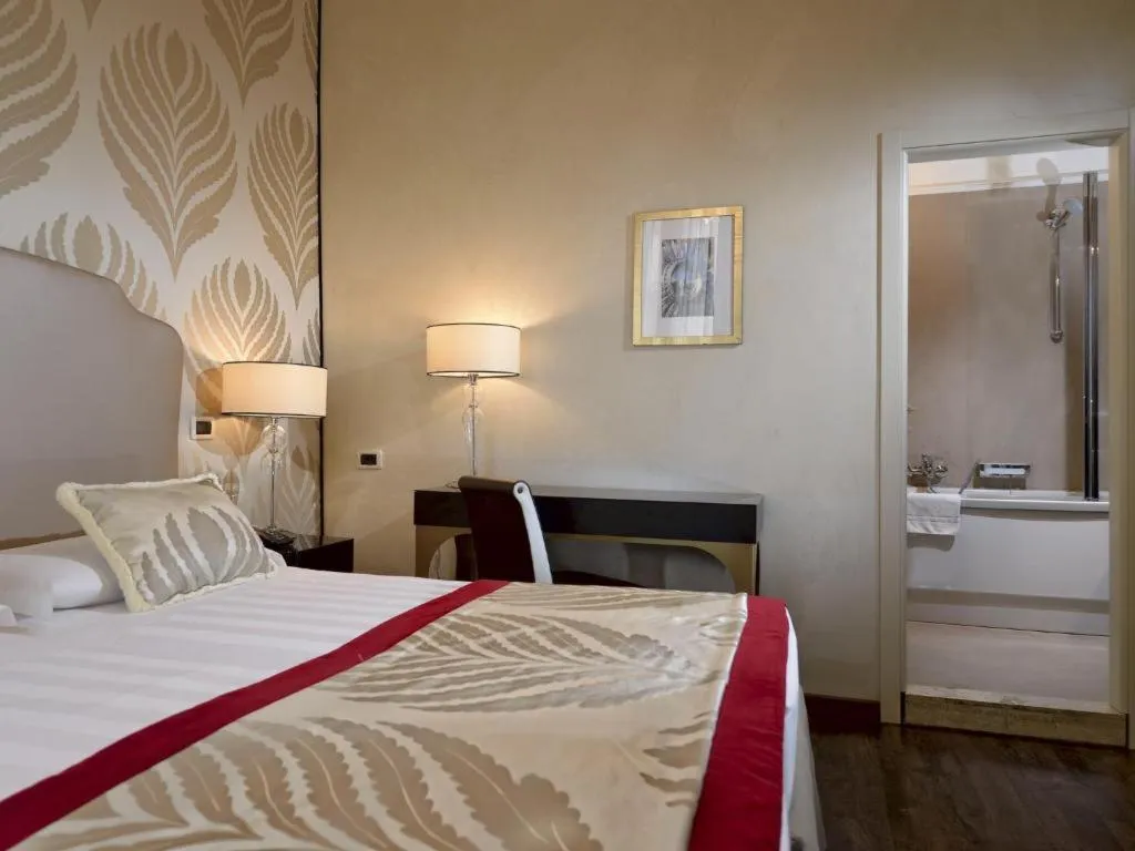 TRIPLE STANDARD Room, Principe, Venice