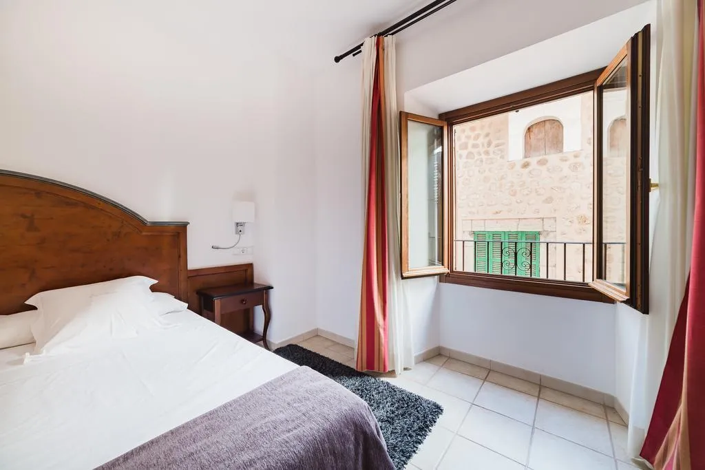 Room, Ca'l Bisbe, Majorca