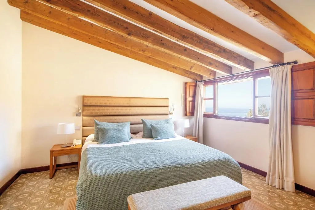 Room, D'Es Puig, Majorca