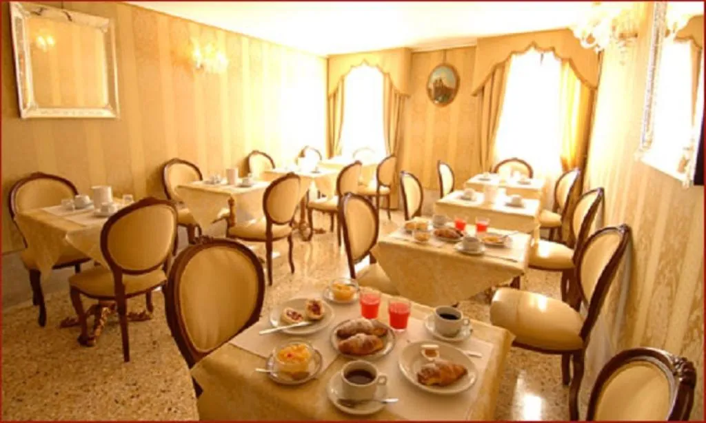 Restaurant, Hotel Canal, Venice