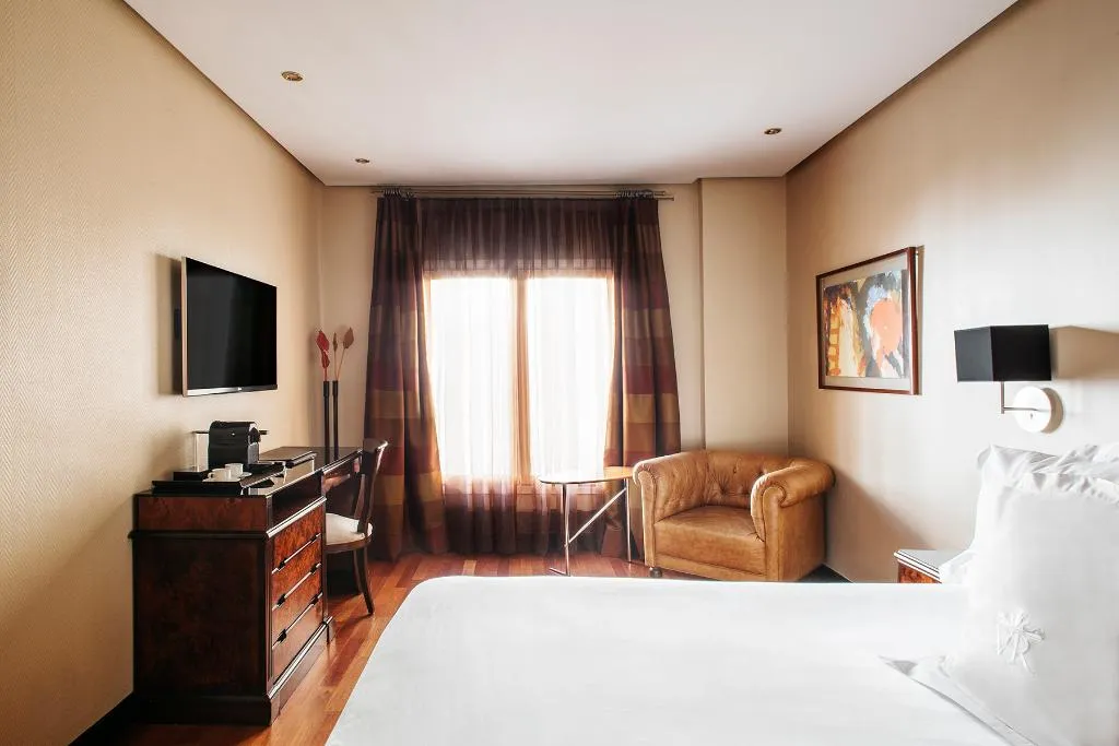 DOUBLE SUPERIOR Room, Hotel Villa Real, Madrid