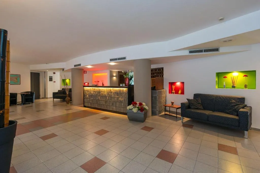 Lobby, Bel 3, Palermo