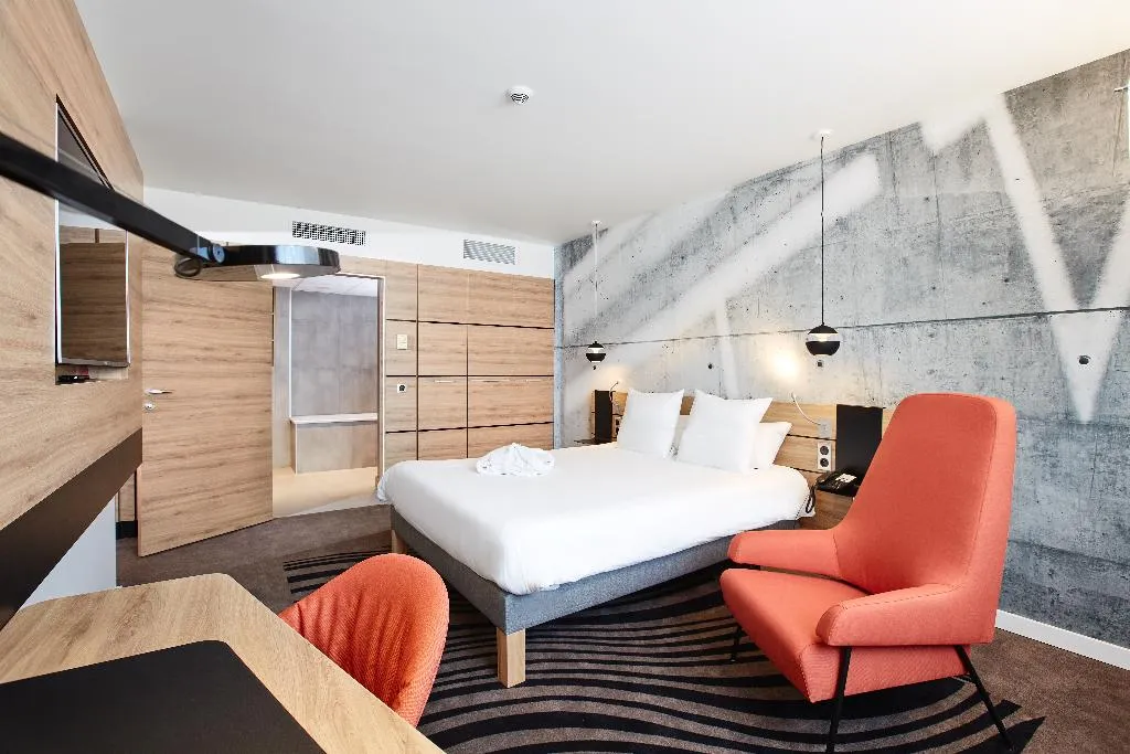 SUITE WITH KITCHENETTE Room, Novotel Krakow City West, Krakow